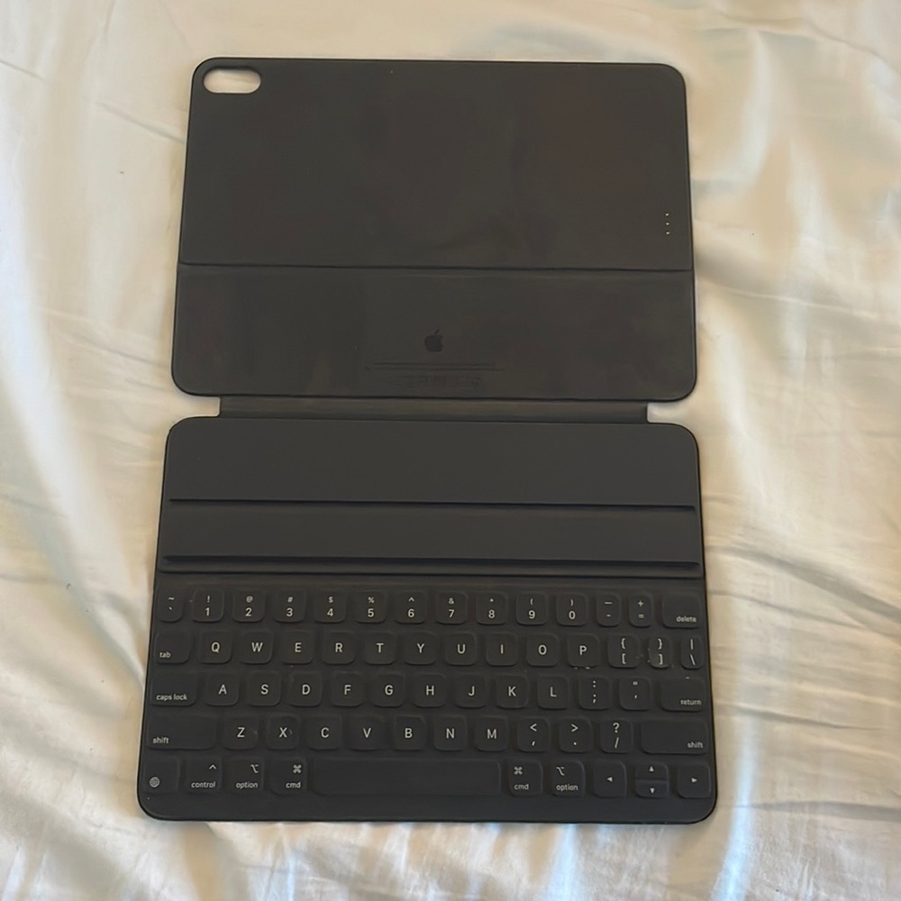 iPad Smart Keyboard folio
